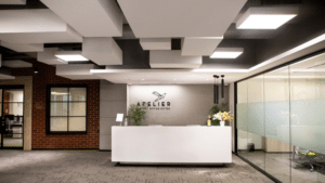 Nowoczesny blat w przestrzeni biurowej Nowoczesny blat w przestrzeni biurowej