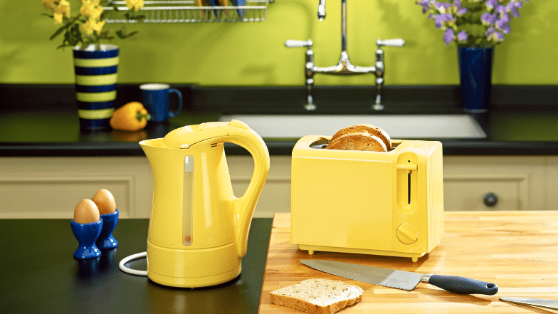 Ciemny blat w kuchni