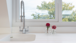 Minimalistyczny blat ze zintegrowanym zlewem Minimalistyczny blat ze zintegrowanym zlewem