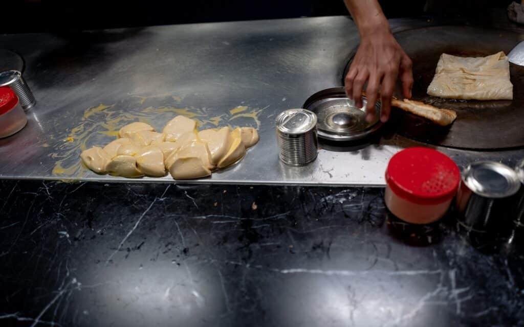 Bezpieczeństwo i higiena – dlaczego blaty kompozytowe sprawdzają się w gastronomii i medycynie?