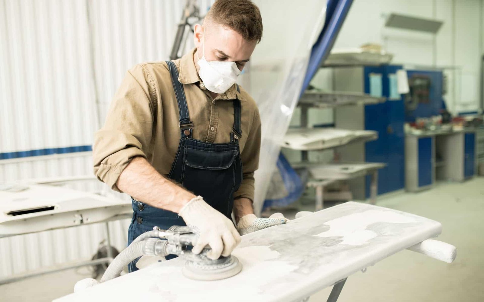 Historia kompozytu - jak powstał materiał, który zrewolucjonizował wnętrza?